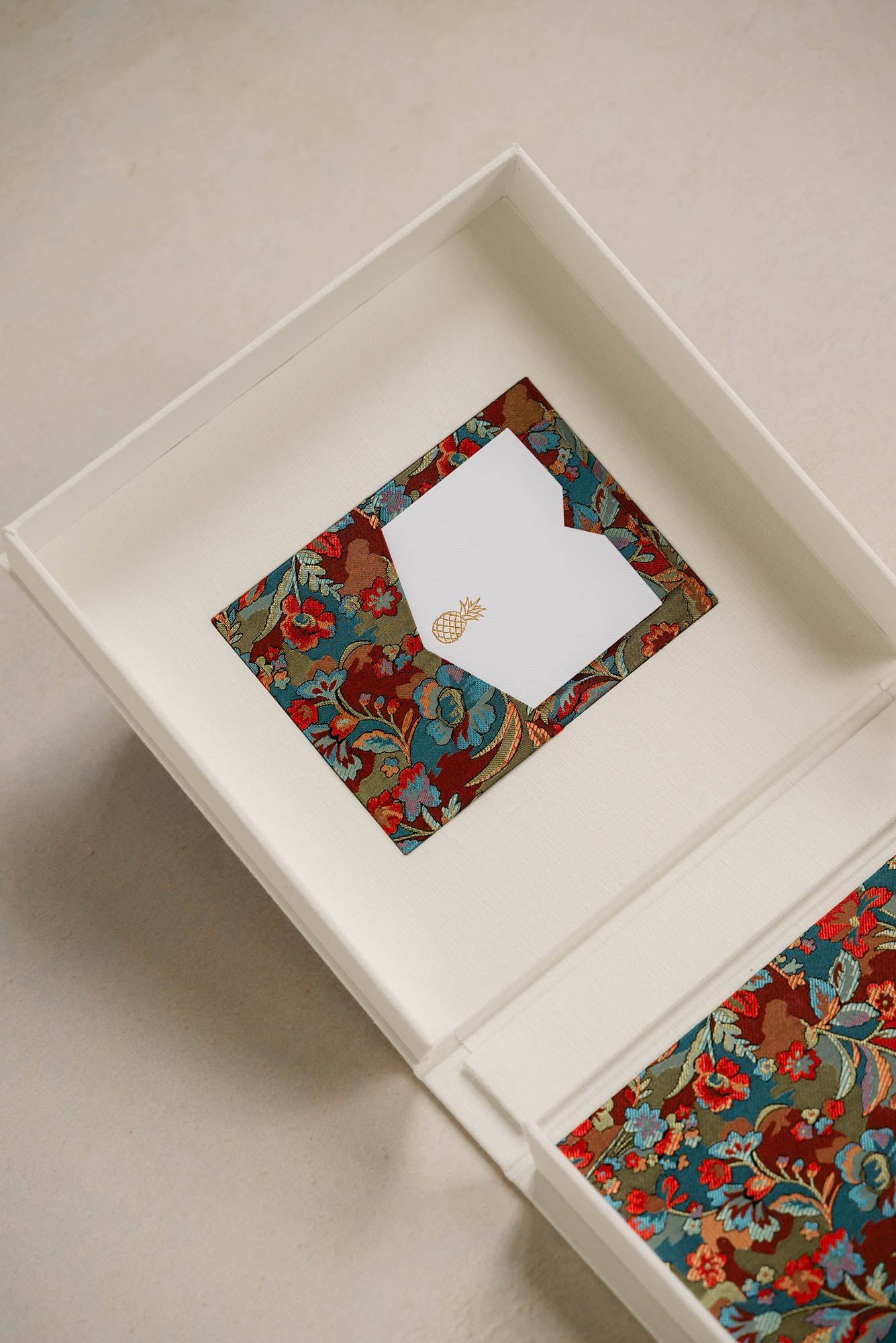 COLLECTOR ALBUM - Image 3