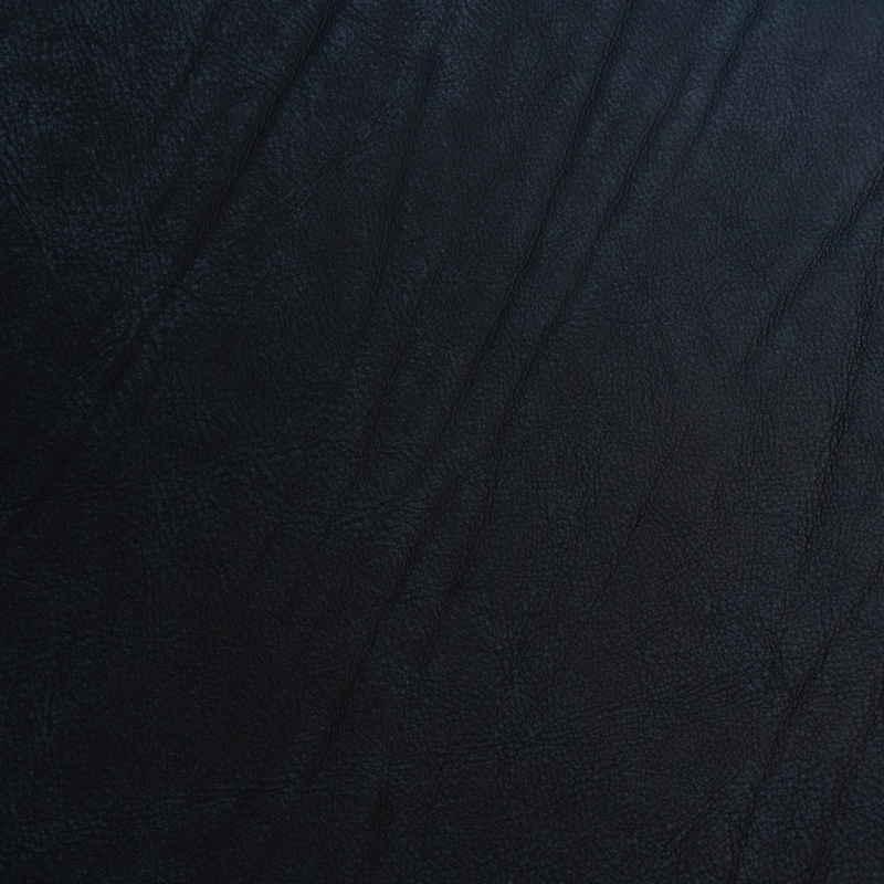 Negroni – dark black full grain leather swatch with a smooth, refined texture